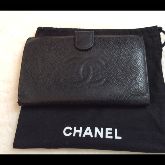 CHANEL Handbags - 🎉HP🎉Authentic caviler Chanel wallet